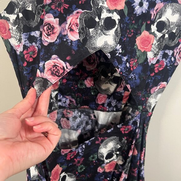 Hell Bunny Graciela Skull Circle Dress Size Medium Goth Pinup Open Back Retro - Picture 10 of 12